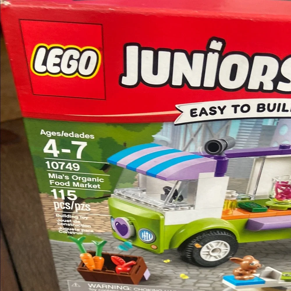 Lego  Friends Juniors Mia's  organic food set